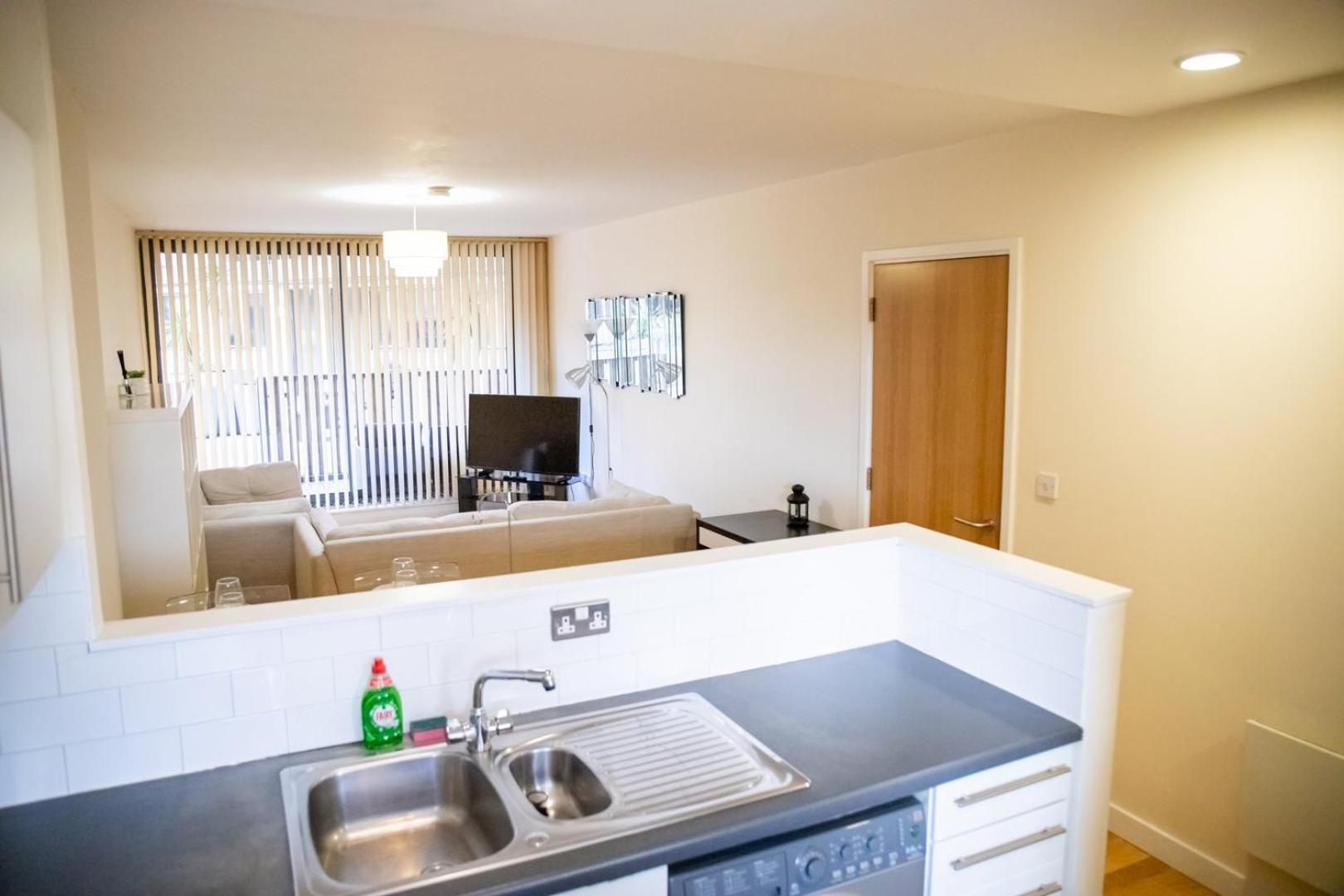 Leeds Vibrant 2 Bedroom Sleeps 4 ภายนอก รูปภาพ