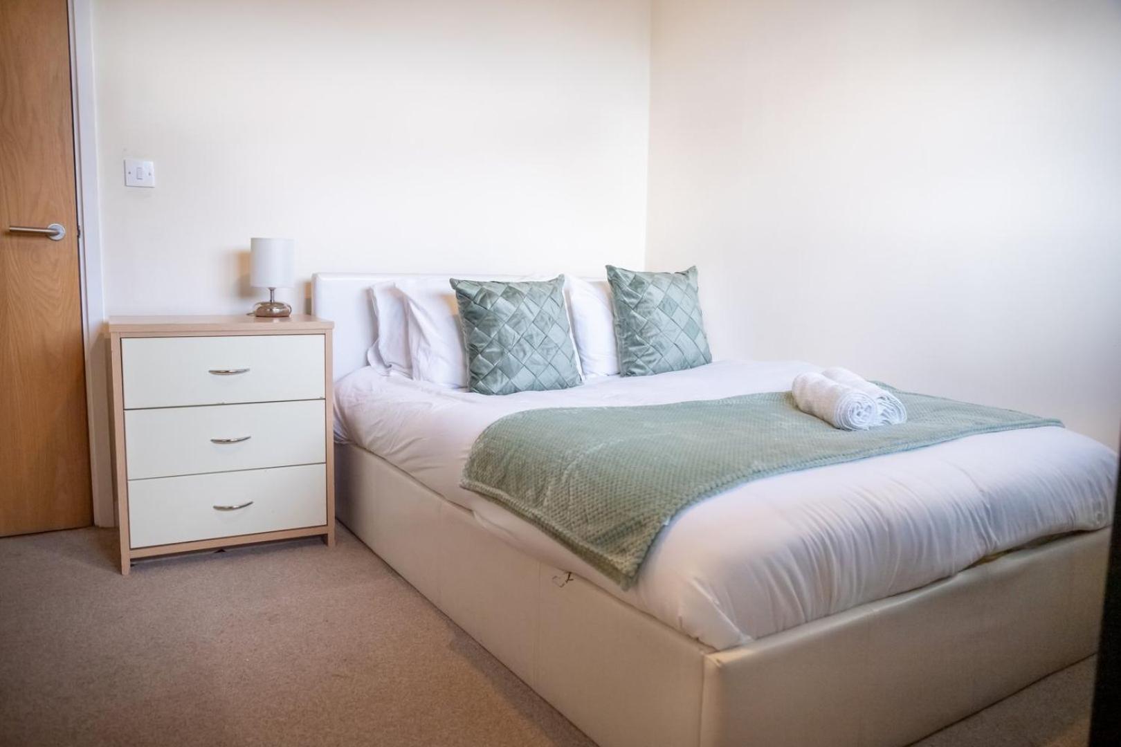 Leeds Vibrant 2 Bedroom Sleeps 4 ภายนอก รูปภาพ